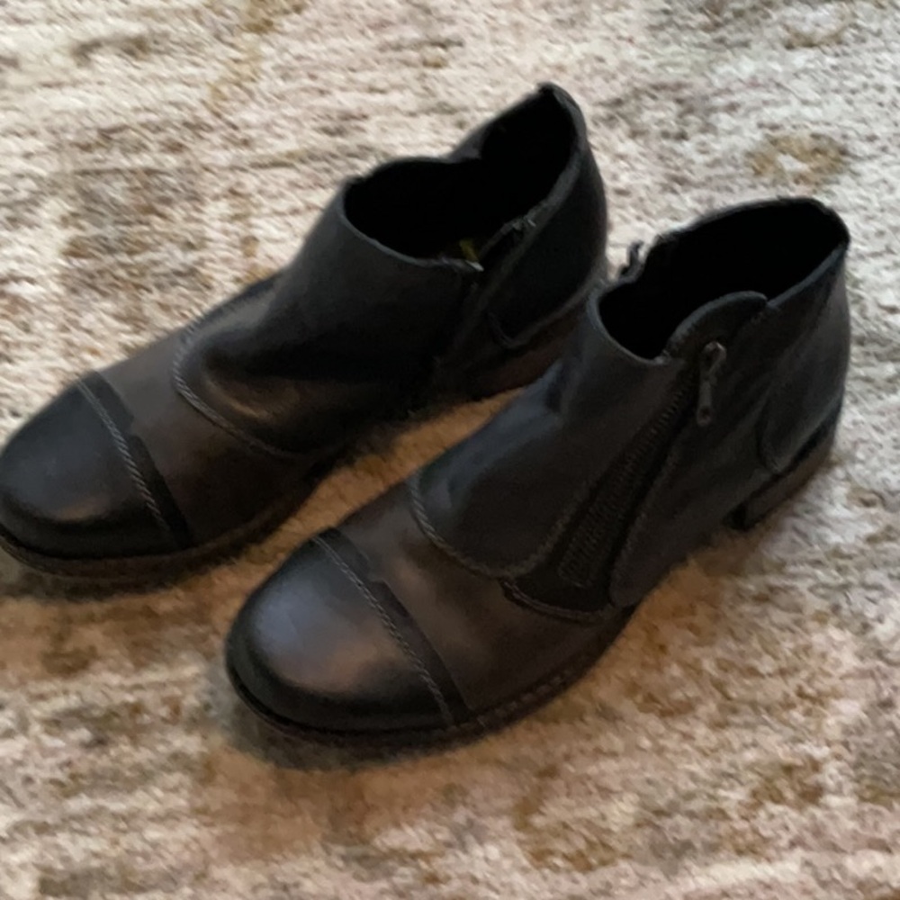 Remonte by Reikers Zip Up Leather Ankle Boots